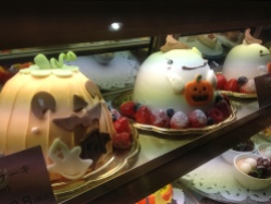 Talking of sweet; it was a bakery! Check out these adorable cakes!