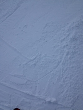 See the foot outline? Snow makes a useful notepad for the teachers to explain with!